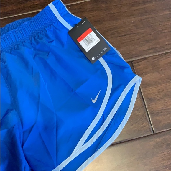NWT Dri Fit Size Large Running Shorts Nike - Picture 2 of 2
